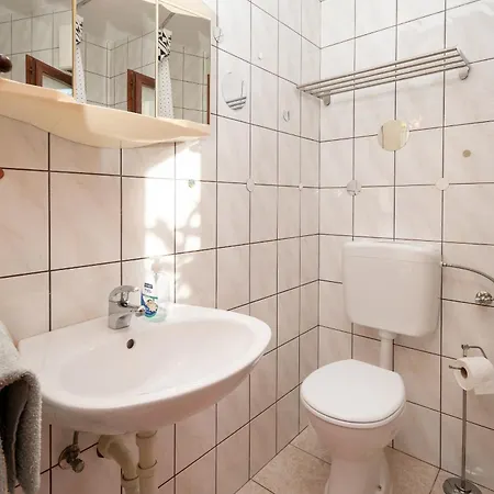 Appartement With Parking Space Kampor, Rab - 5014