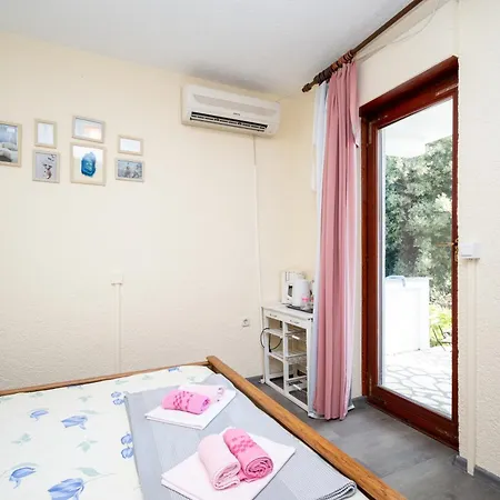 With Parking Space Kampor, Rab - 5014 Appartement