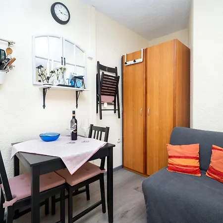 Appartement With Parking Space Kampor, Rab - 5014 Kampor